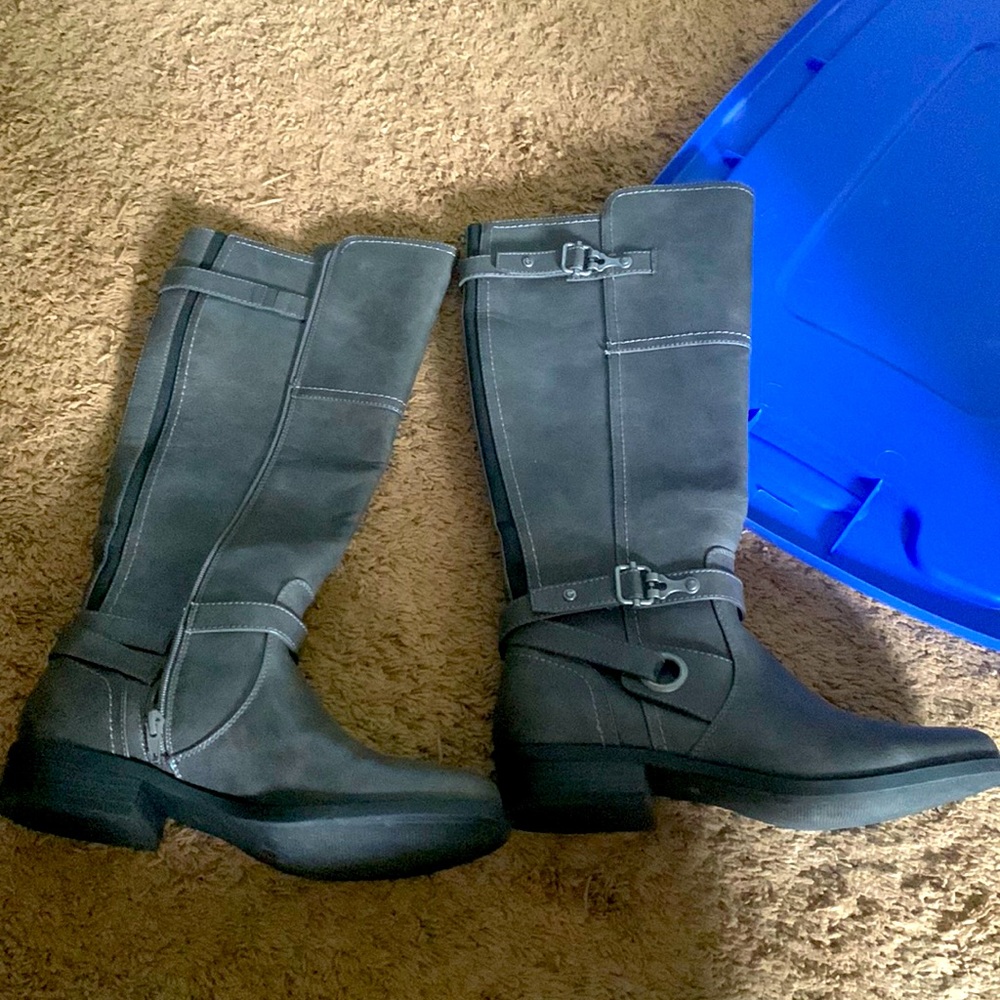 Guess boots